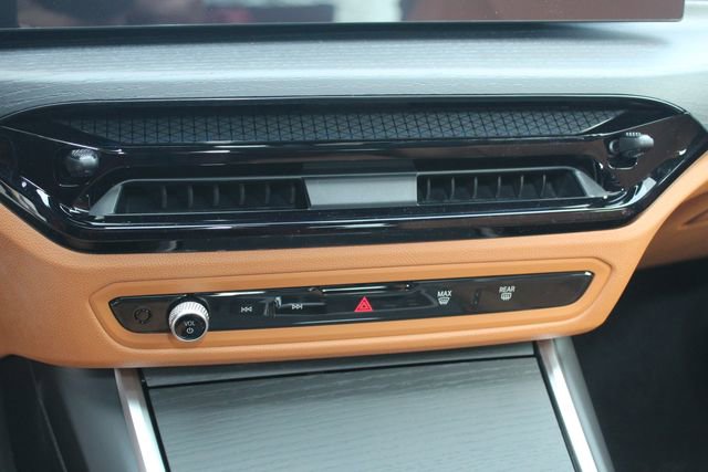 New 2026 BMW i4 xDrive40i w/ Premium Package image 15