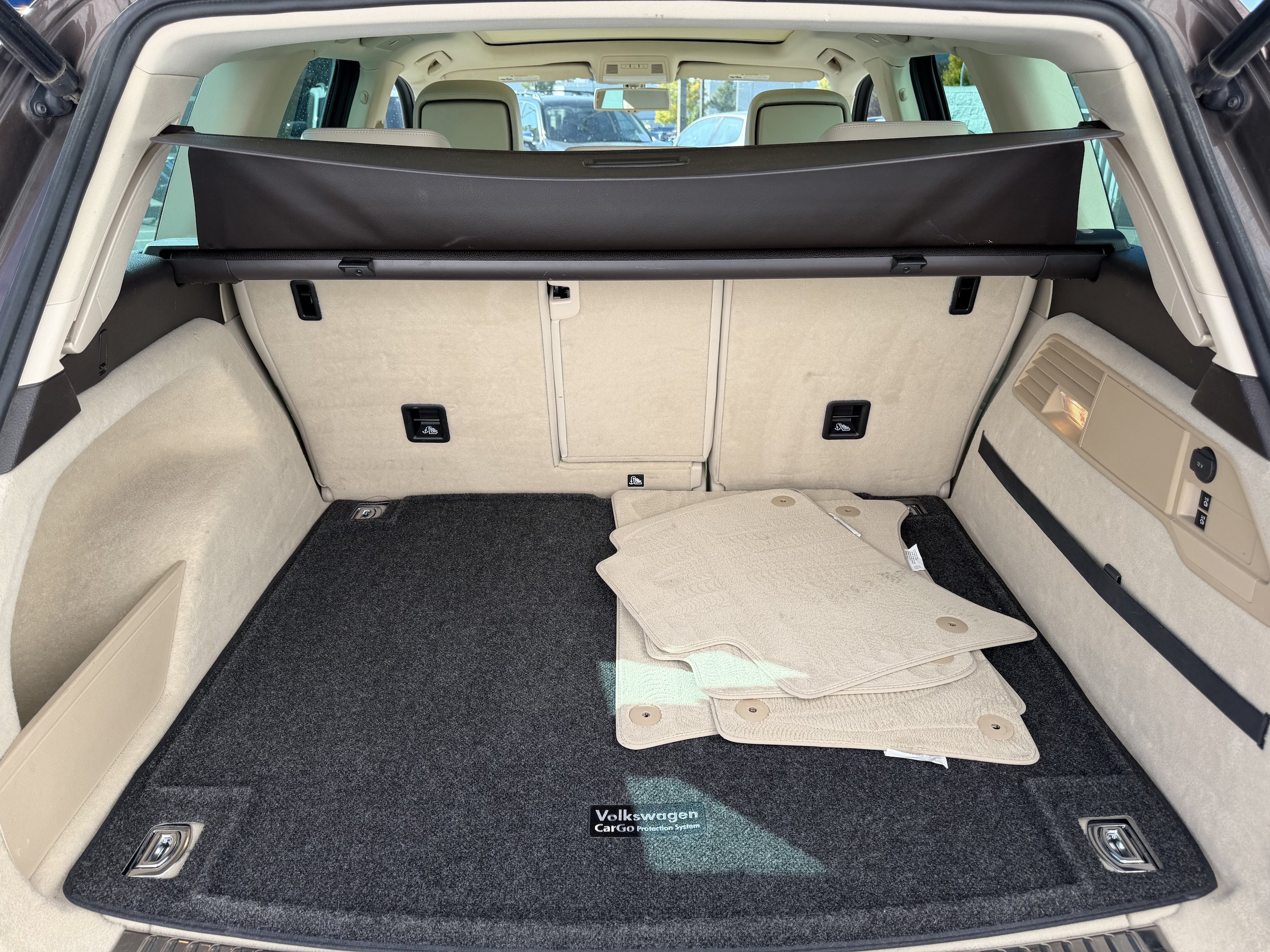 Used 2013 Volkswagen Touareg TDI AWD/4WD image 28