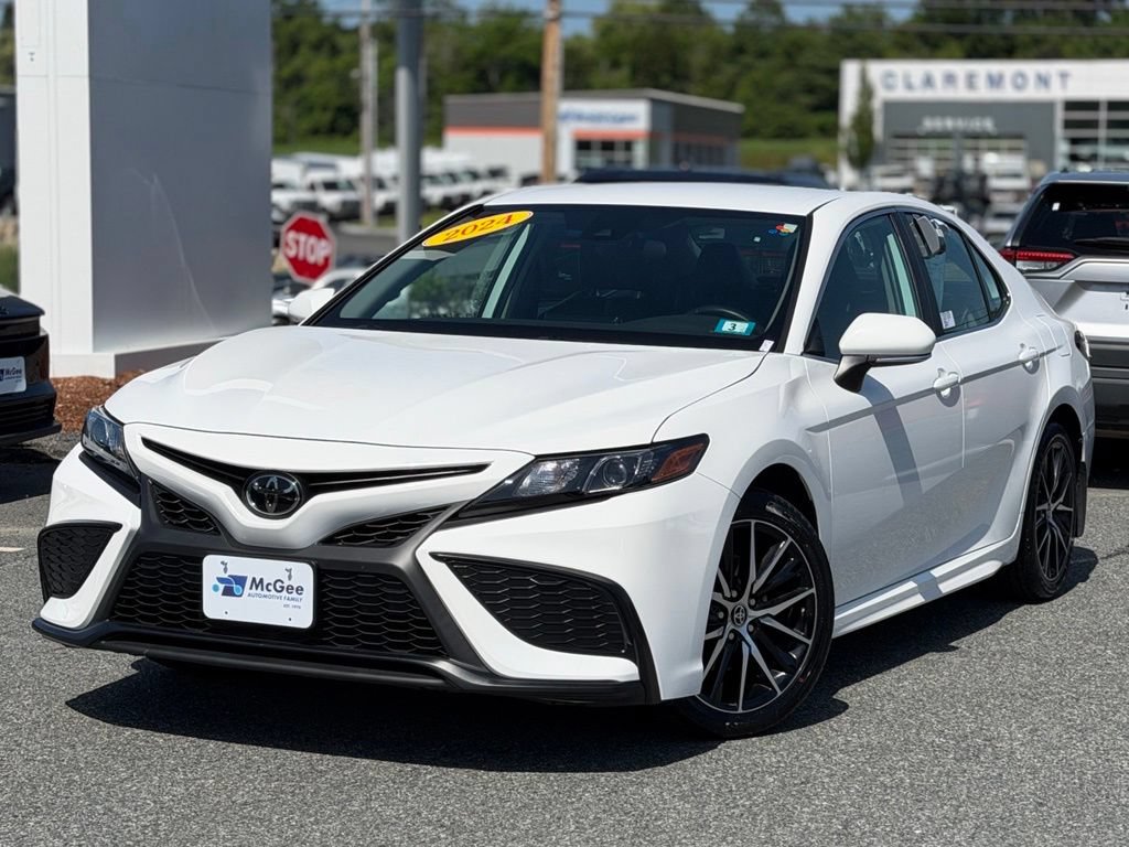Used 2024 Toyota Camry SE
