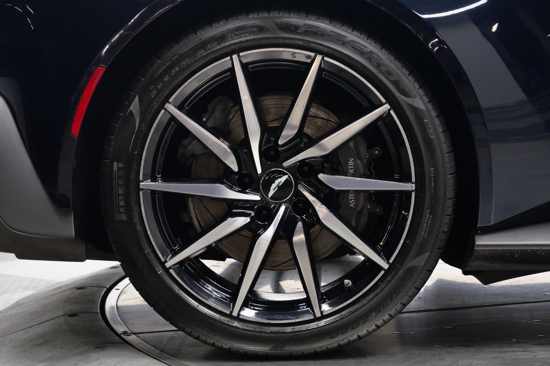 Used 2020 Aston Martin V8 Vantage -Twin Turbo V8, Comfort Collec image 37