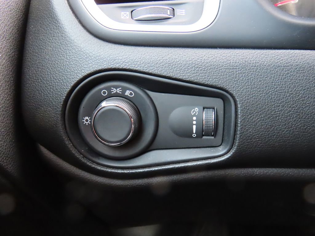 Used 2019 Jeep Renegade Sport w/ Sport Appearance Group image 40