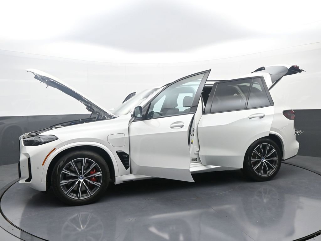 Used 2024 BMW X5 xDrive50e w/ Executive Package AWD/4WD image 42