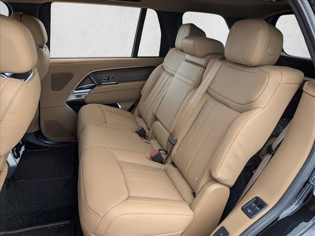 New 2026 Land Rover Range Rover Long Wheelbase SE AWD/4WD image 16