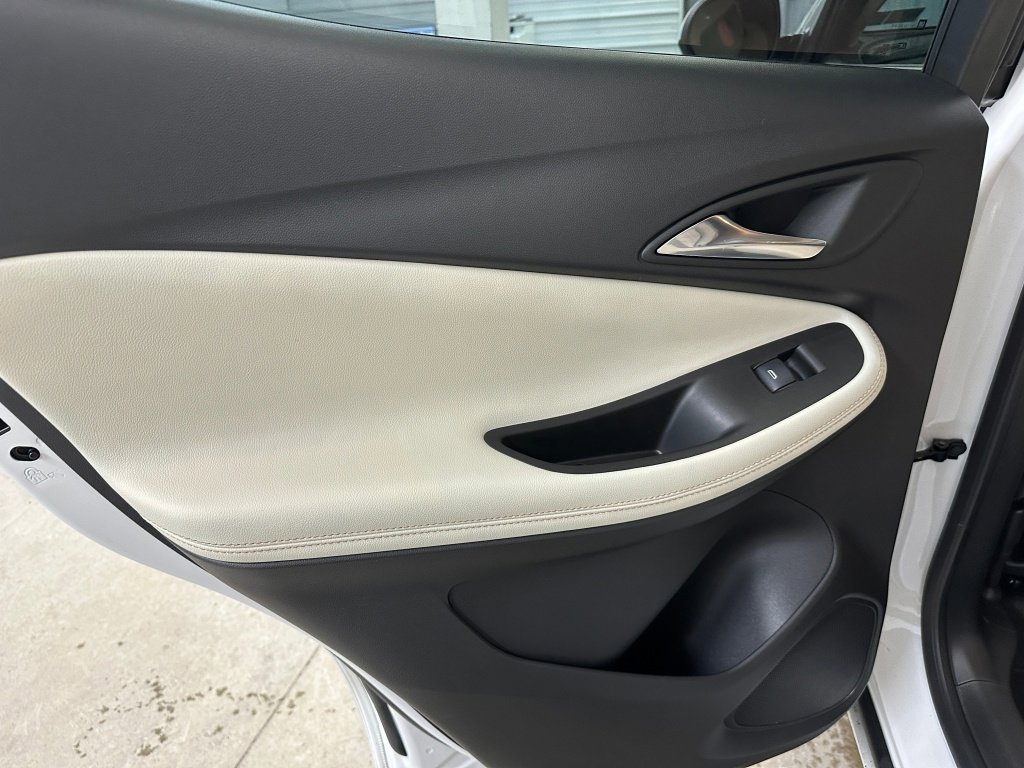 Certified 2024 Buick Encore GX Avenir w/ Avenir Convenience Package image 18