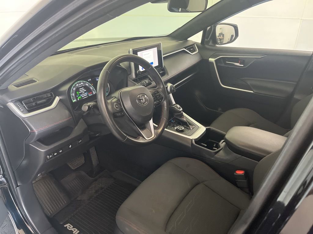 Used 2023 Toyota RAV4 SE w/ Weather & Moonroof Package image 26