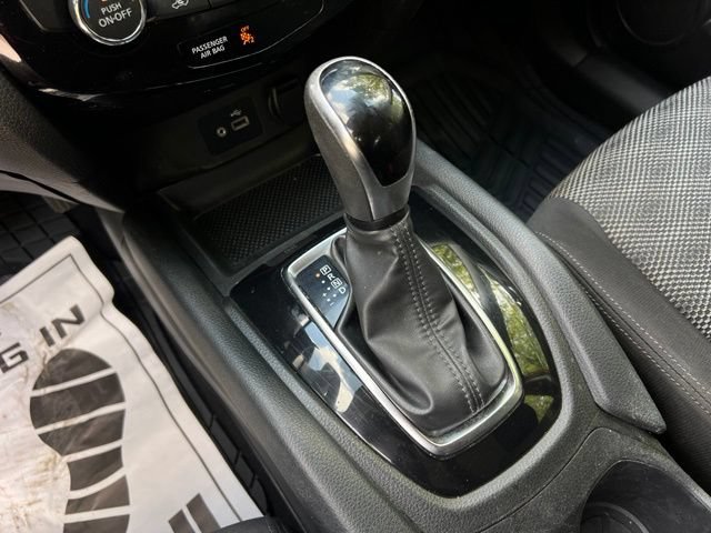 Used 2020 Nissan Rogue Sport SV FWD image 35