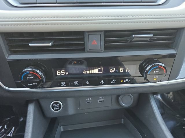 Used 2023 Nissan Rogue SV FWD image 4