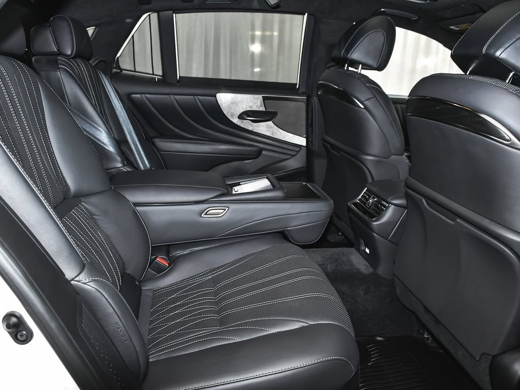 Used 2022 Lexus LS 500h AWD w/ Luxury Package image 64