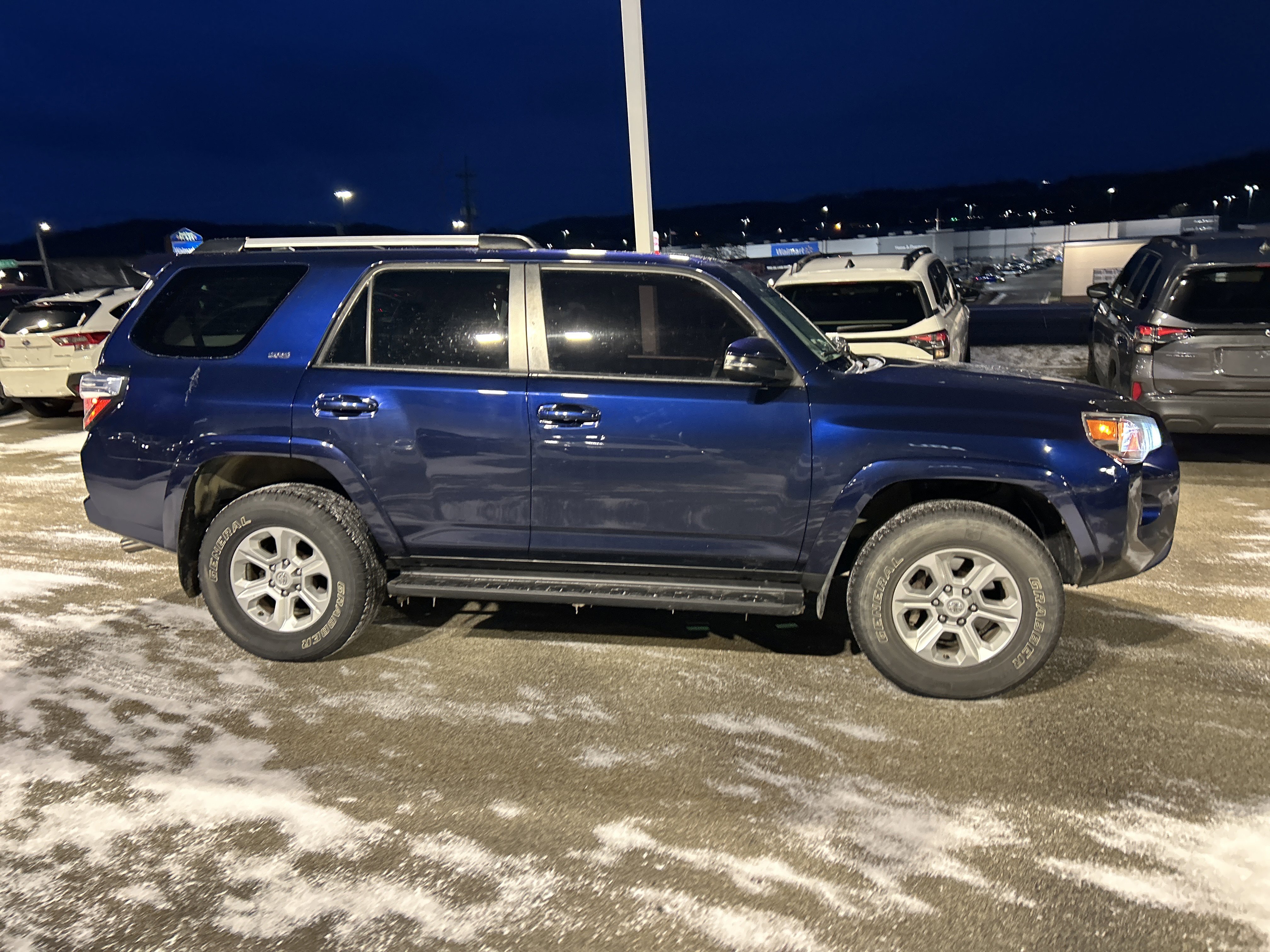 Used 2020 Toyota 4Runner SR5 Premium image 6