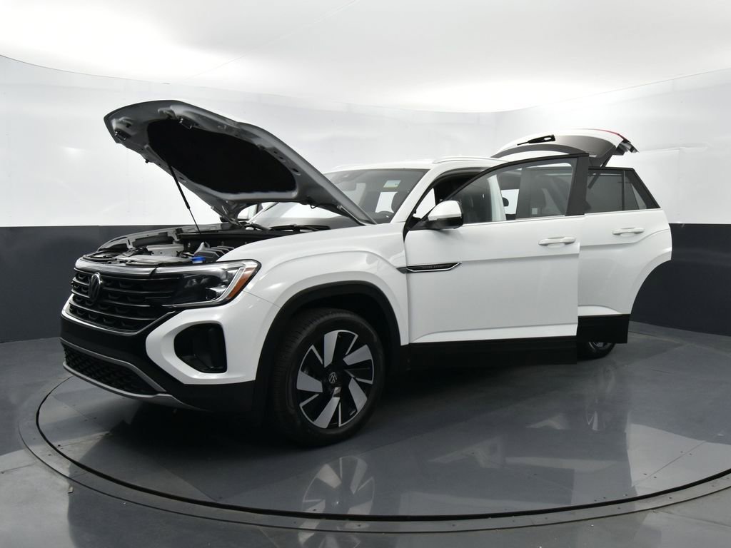 Used 2024 Volkswagen Atlas Cross Sport SE image 49