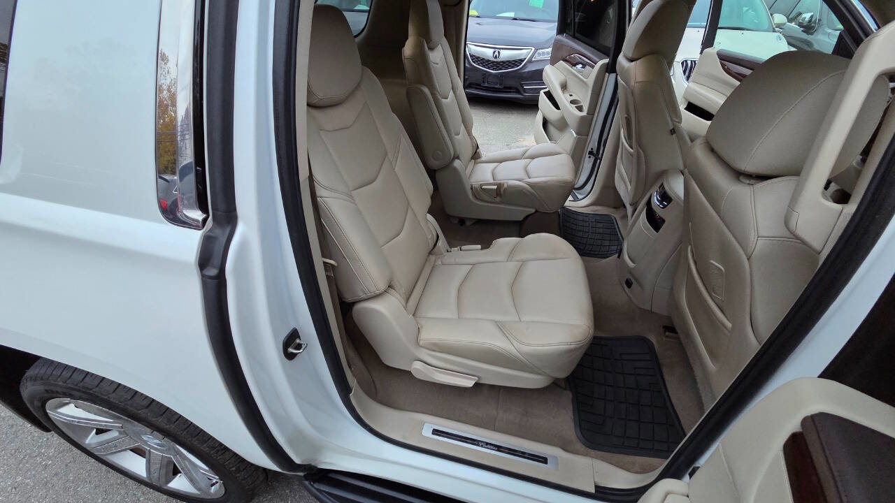 Used 2016 Cadillac Escalade ESV Premium image 38
