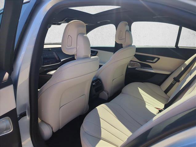 Used 2025 Mercedes-Benz E 350 4MATIC Sedan image 16