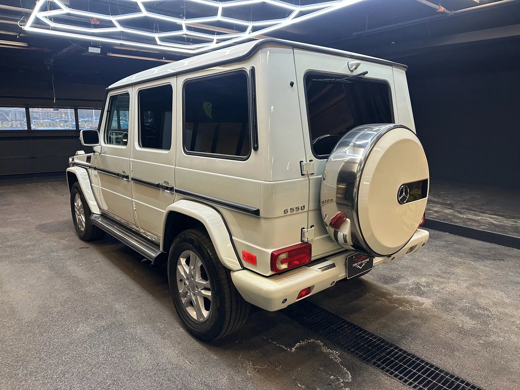 Used 2012 Mercedes-Benz G 550 image 3