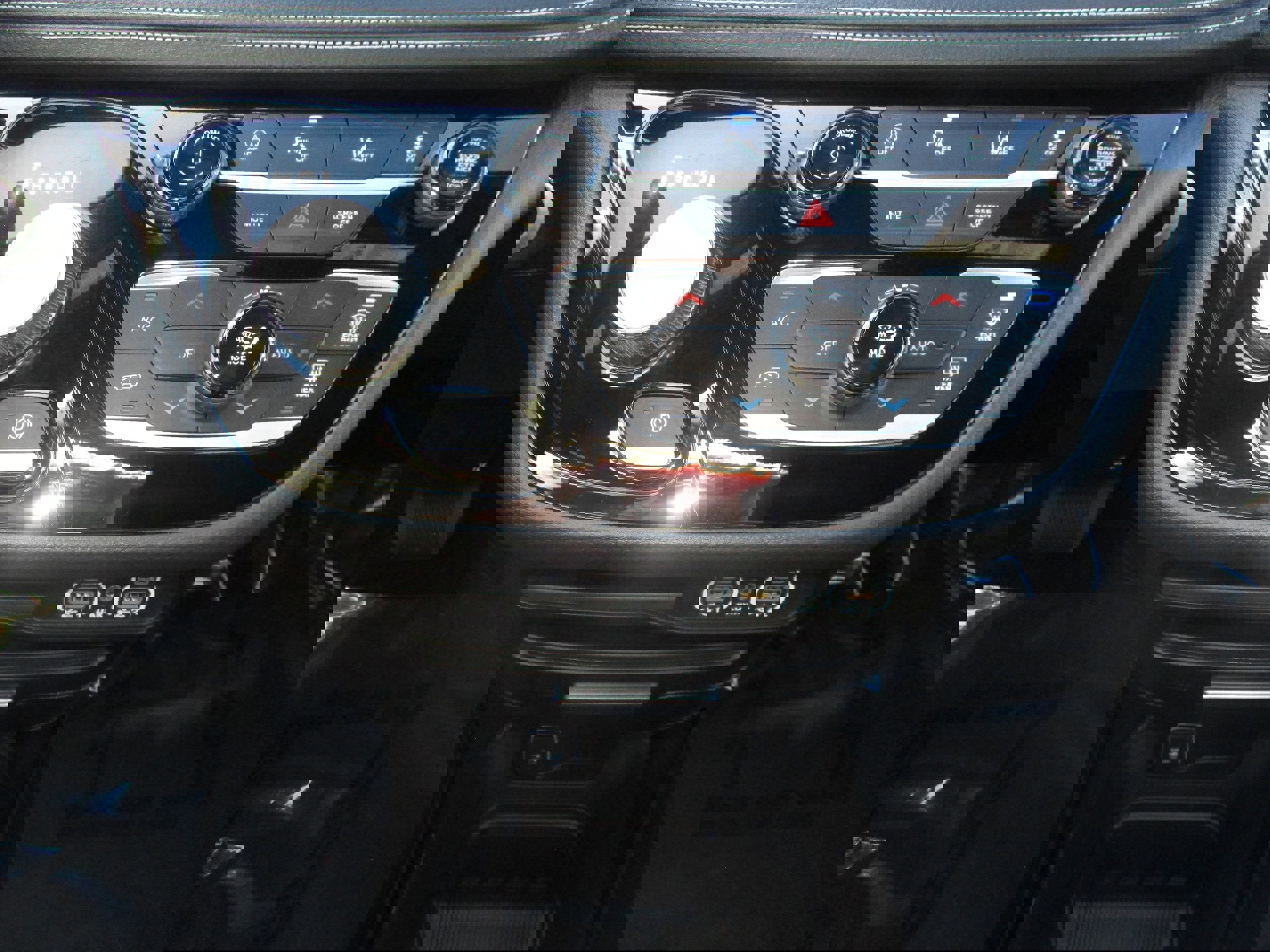 Used 2025 Chrysler Pacifica Select image 28