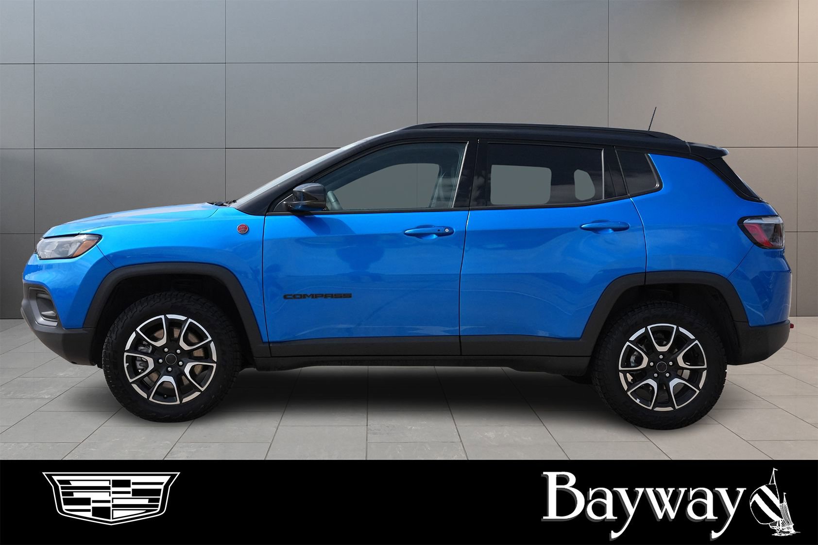 Used 2025 Jeep Compass Trailhawk image 4