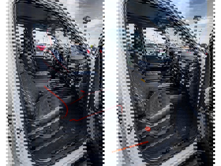 New 2026 Ford F250 Lariat w/ Black Appearance Package image 20