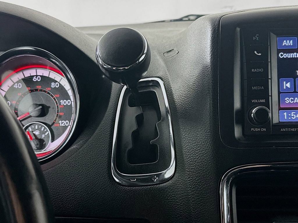 Used 2018 Dodge Grand Caravan SE FWD image 16