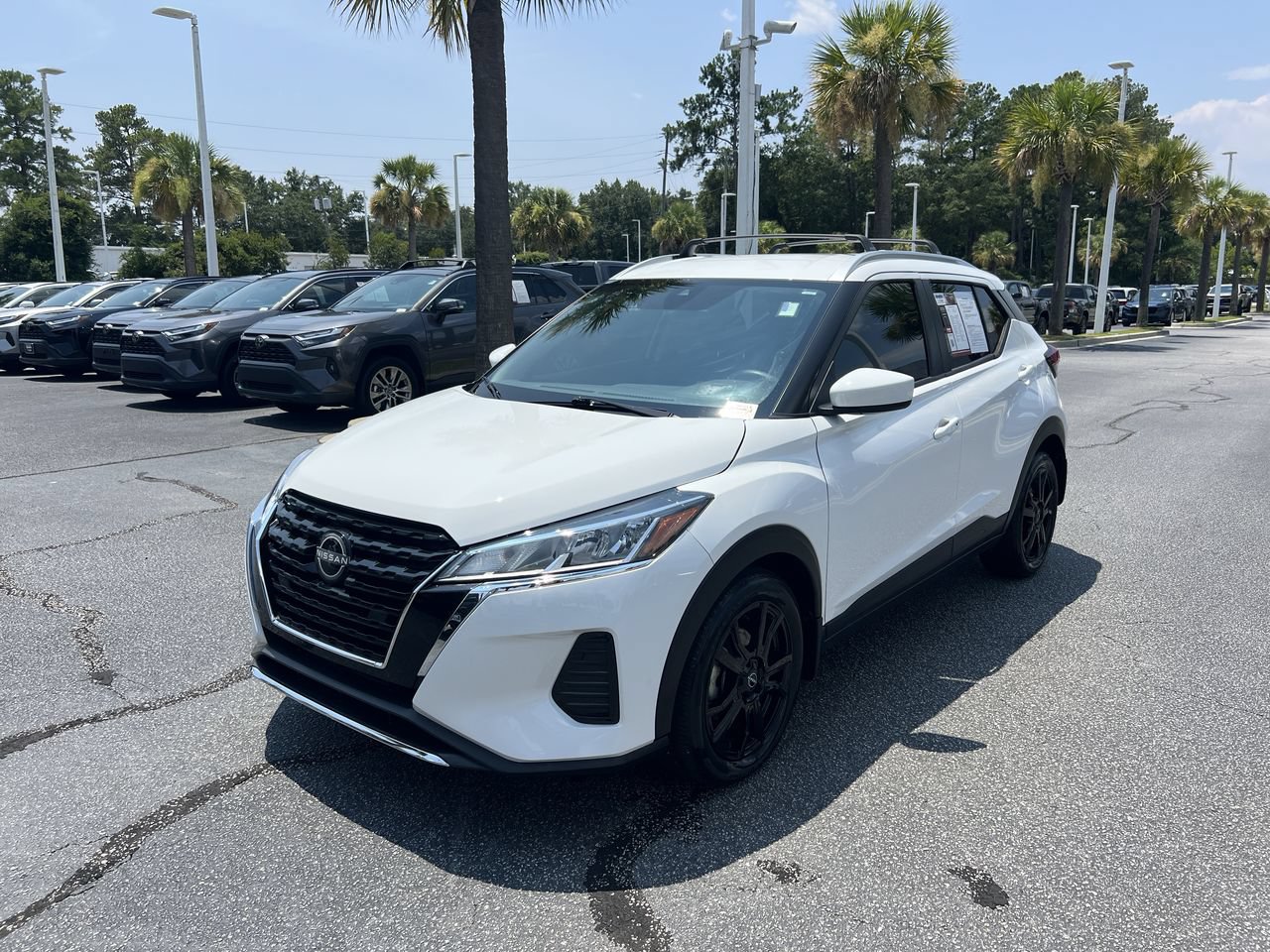 Used 2024 Nissan Kicks SV w/ Interior Electronics Package FWD image 5