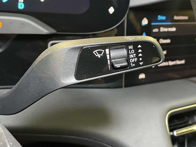 Certified 2025 Porsche Taycan AWD/4WD image 41