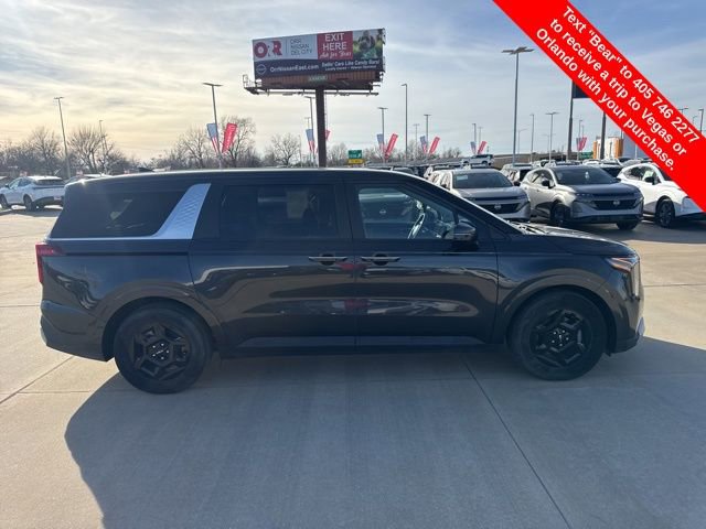 Used 2025 Kia Carnival image 6