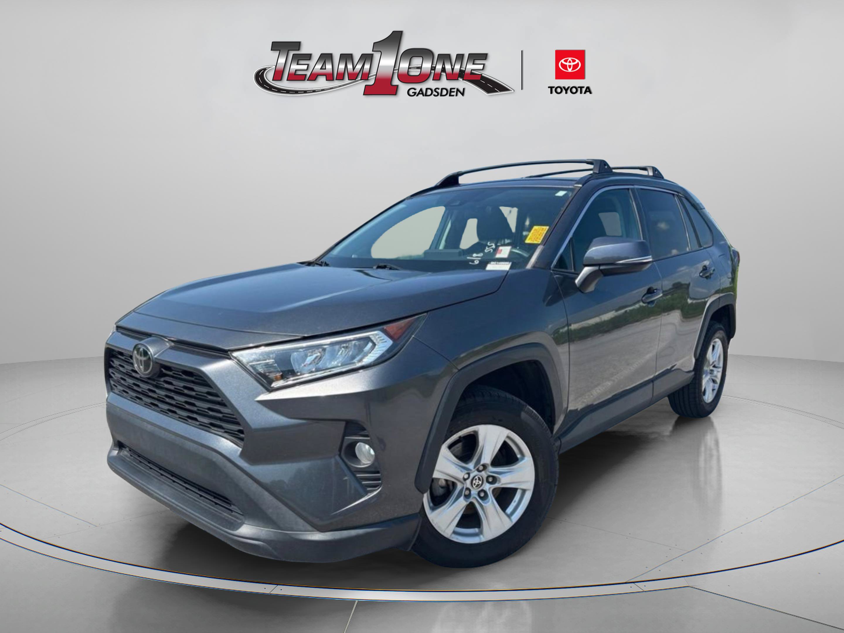 Used 2021 Toyota RAV4 XLE w/ Convenience Package FWD image 4