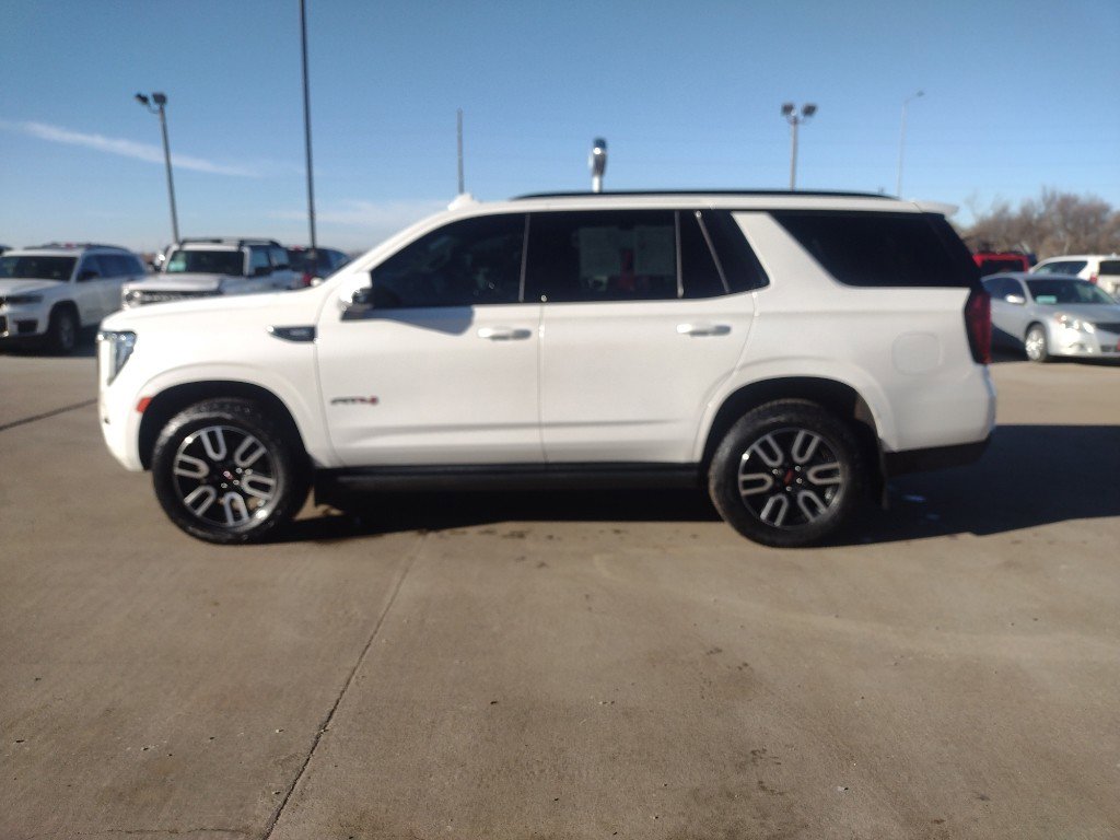 Used 2024 GMC Yukon AT4 w/ AT4 Premium Package image 8