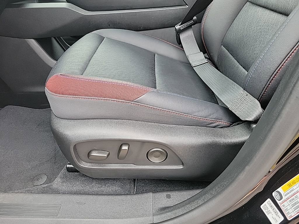 Used 2025 Chevrolet Equinox RS w/ Convenience Package III FWD image 11