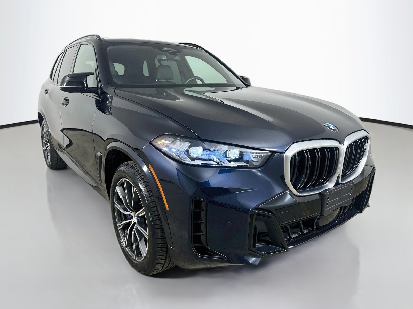 Used 2024 BMW X5 M60i w/ Climate Comfort Package AWD/4WD image 3