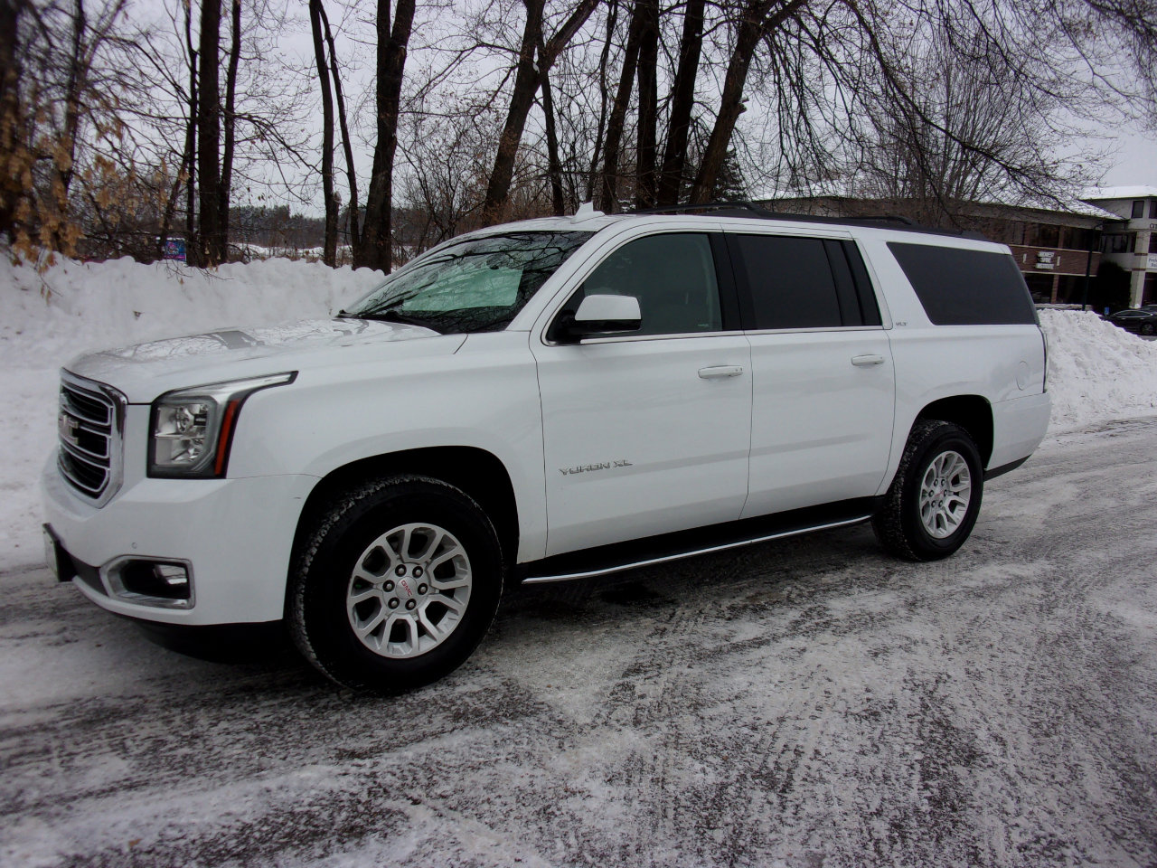 Used 2019 GMC Yukon XL SLT w/ Open Road Package image 1