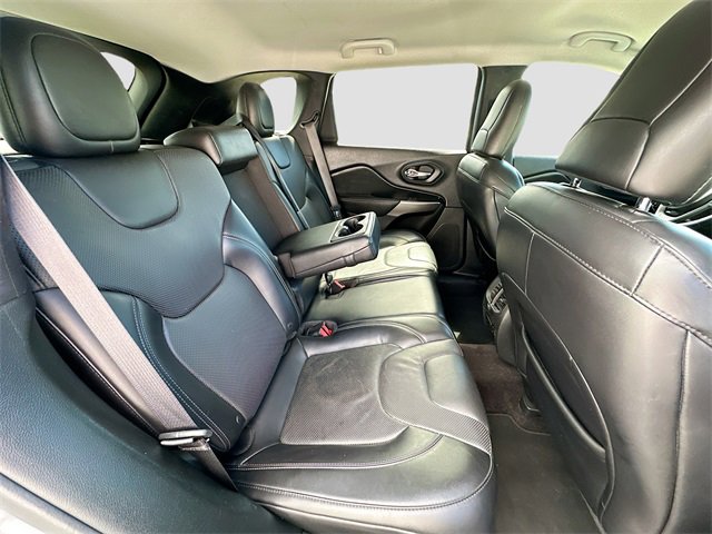 Used 2019 Jeep Cherokee Limited image 24