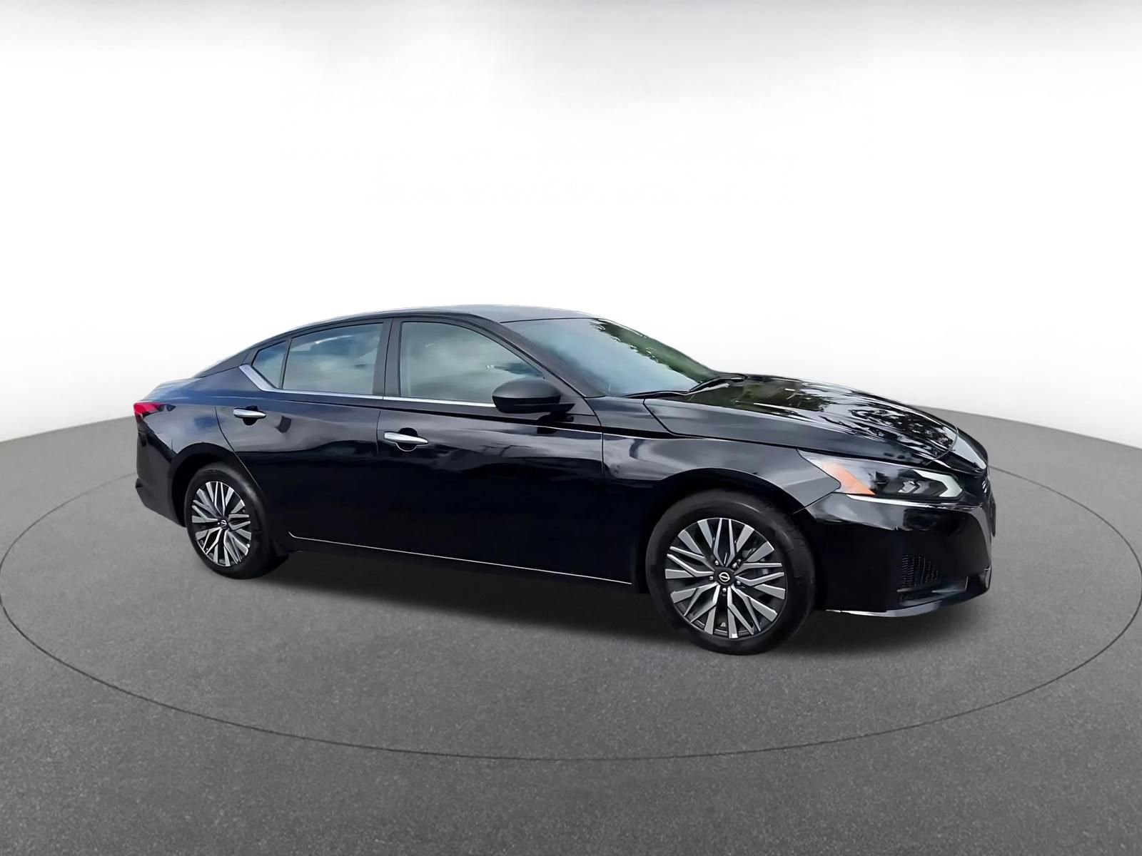 Used 2025 Nissan Altima 2.5 SV FWD video 2