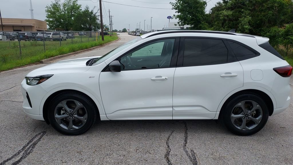 Certified 2023 Ford Escape ST-Line w/ Tech Pack #1 FWD image 6