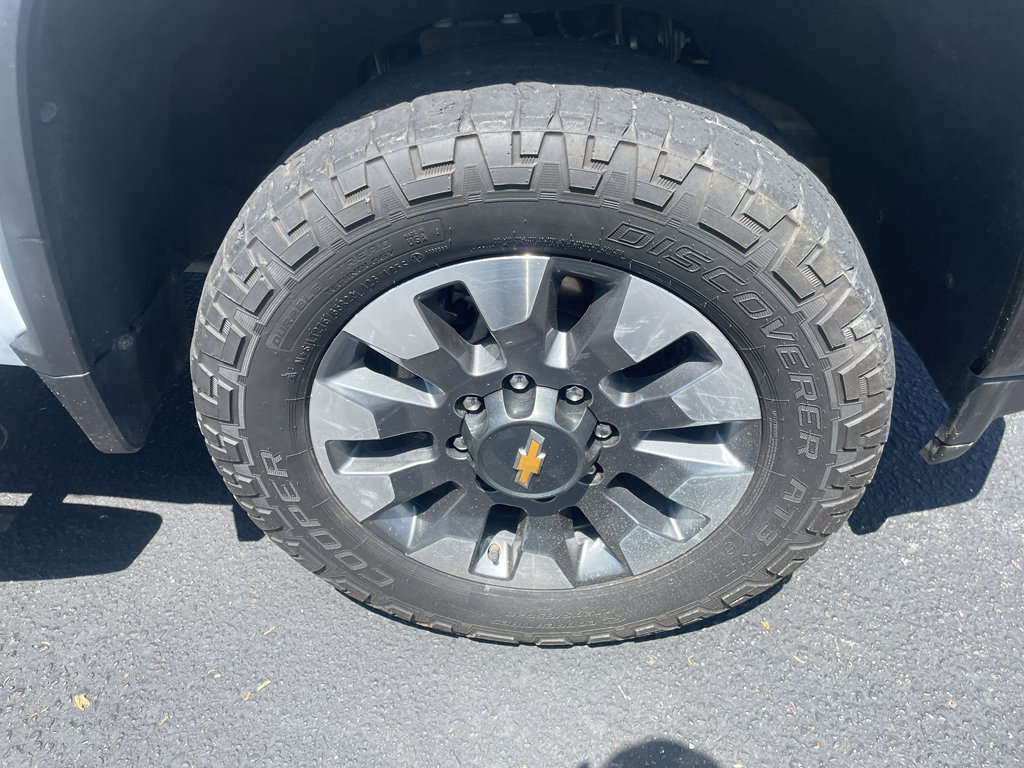 Used 2022 Chevrolet Silverado 2500 Custom w/ Custom Value Package AWD/4WD image 17