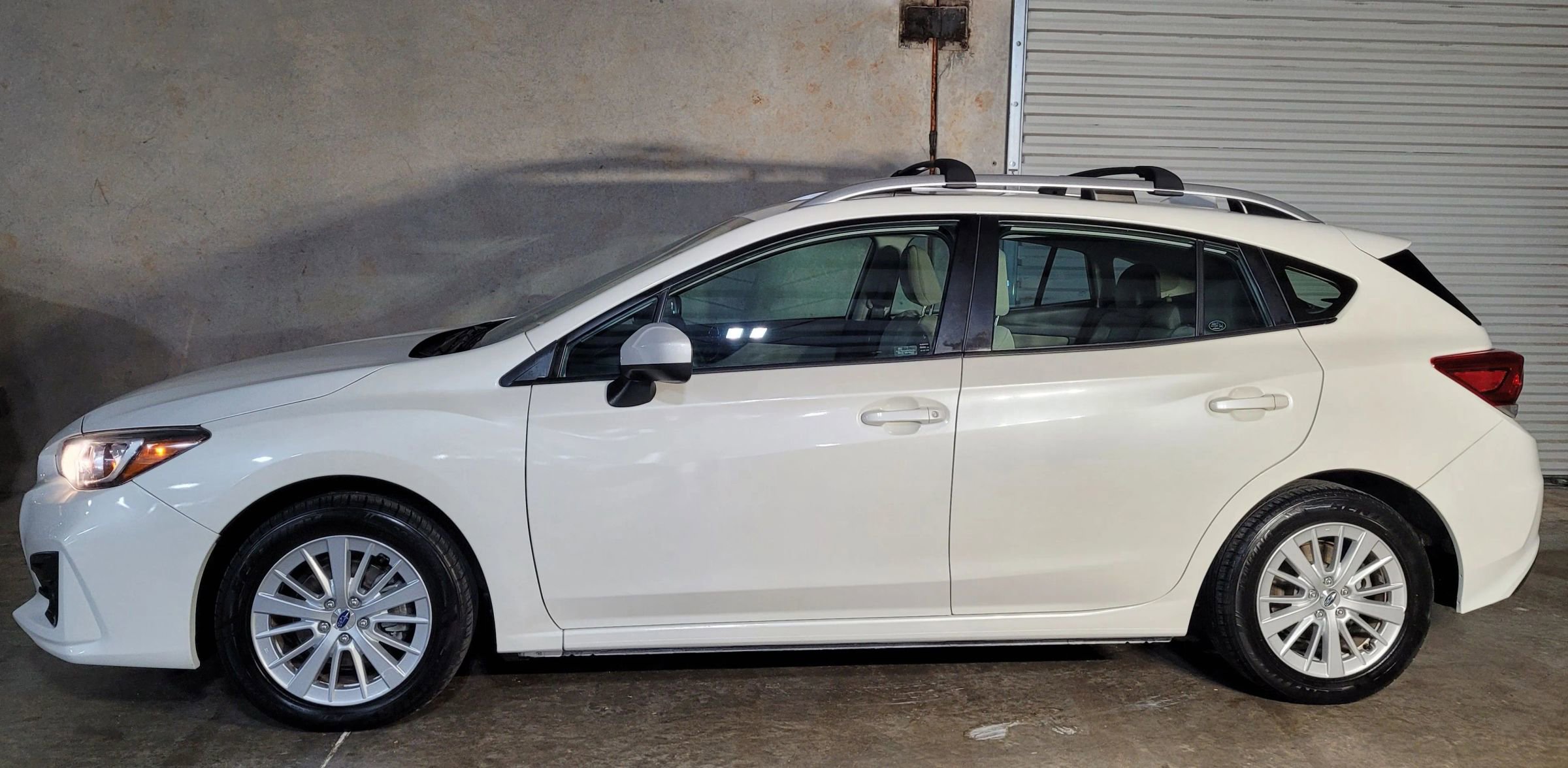 Used 2017 Subaru Impreza 2.0i Premium image 8