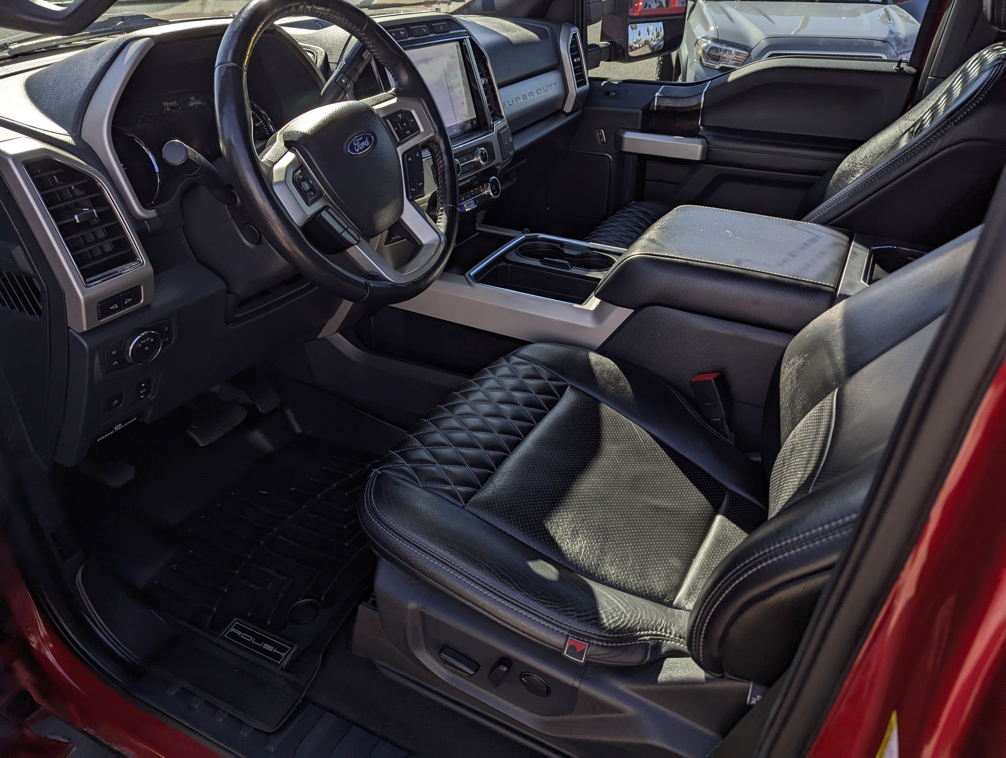 Used 2022 Ford F250 Lariat w/ Tremor Off-Road Package image 10