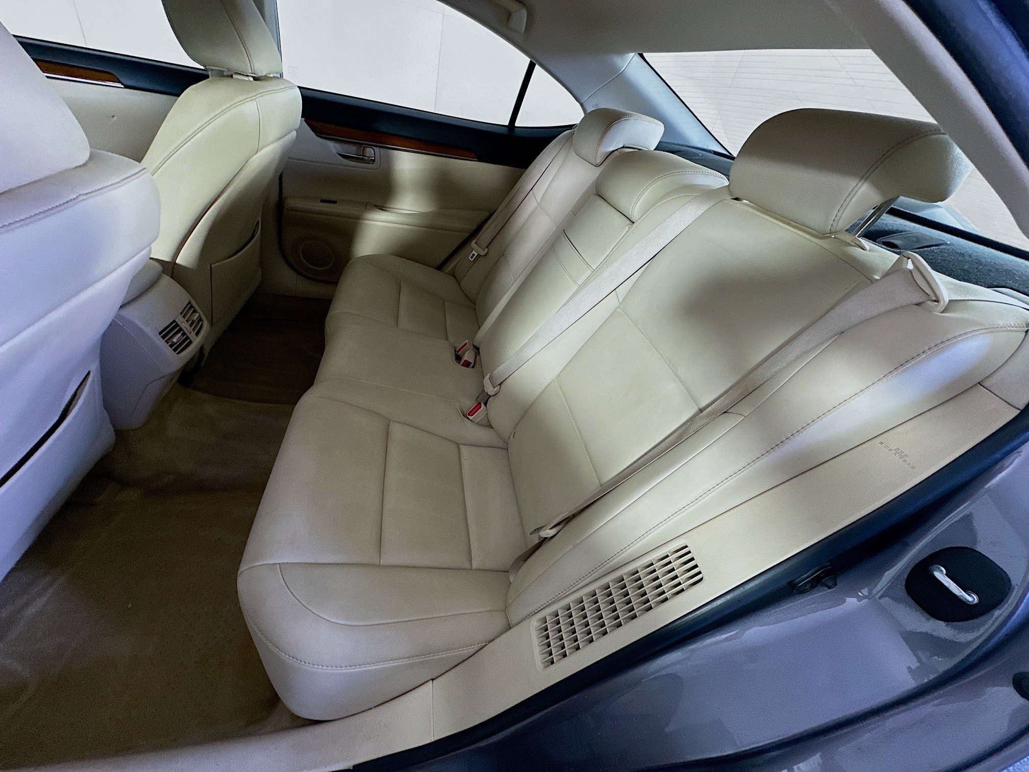 Used 2013 Lexus ES 300h w/ Premium Pkg FWD image 27