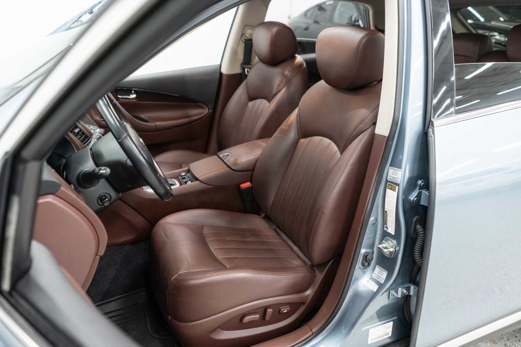 Used 2017 INFINITI QX50 2WD w/ Deluxe Touring Package image 8