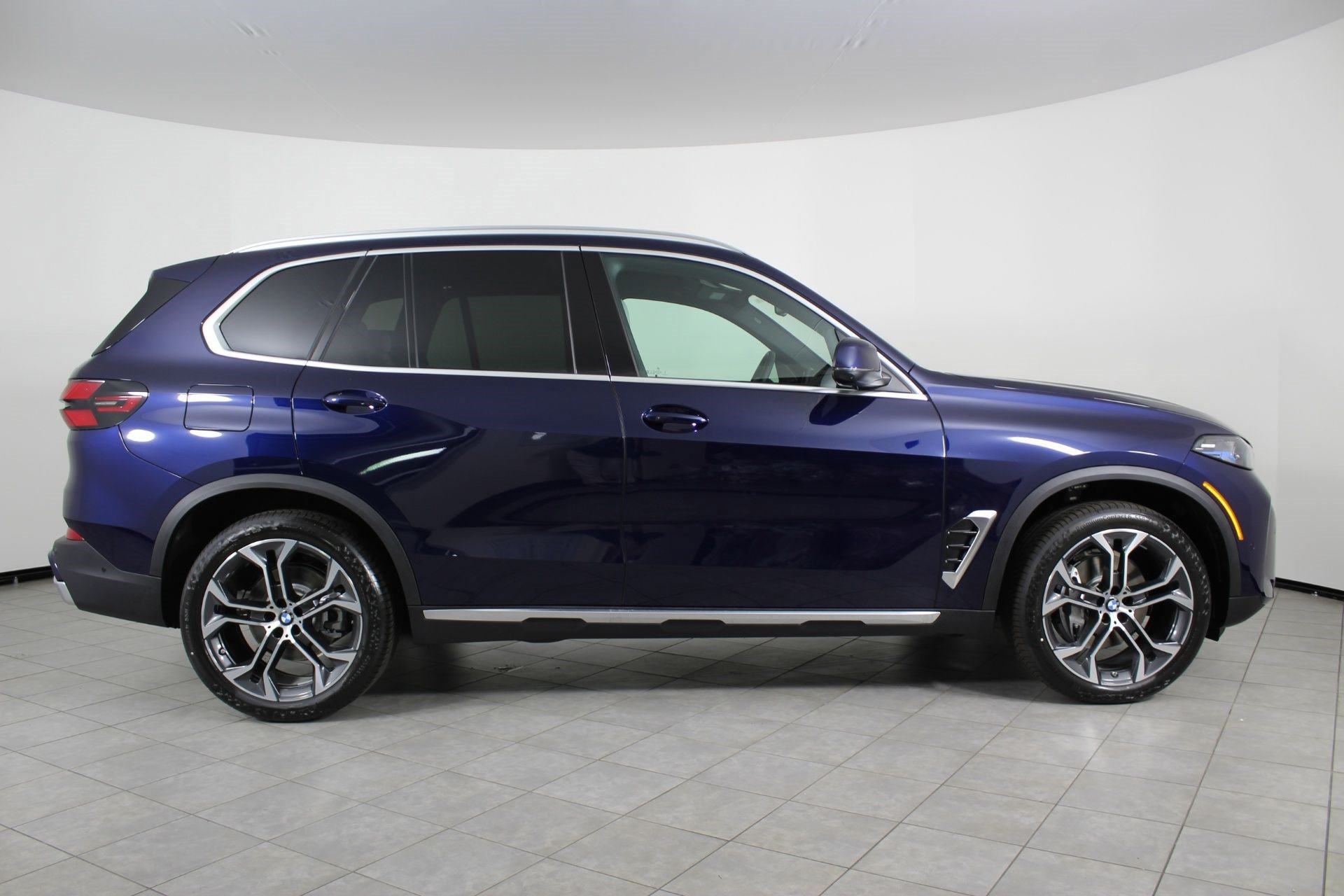 Used 2026 BMW X5 sDrive40i w/ Climate Comfort Package RWD image 8