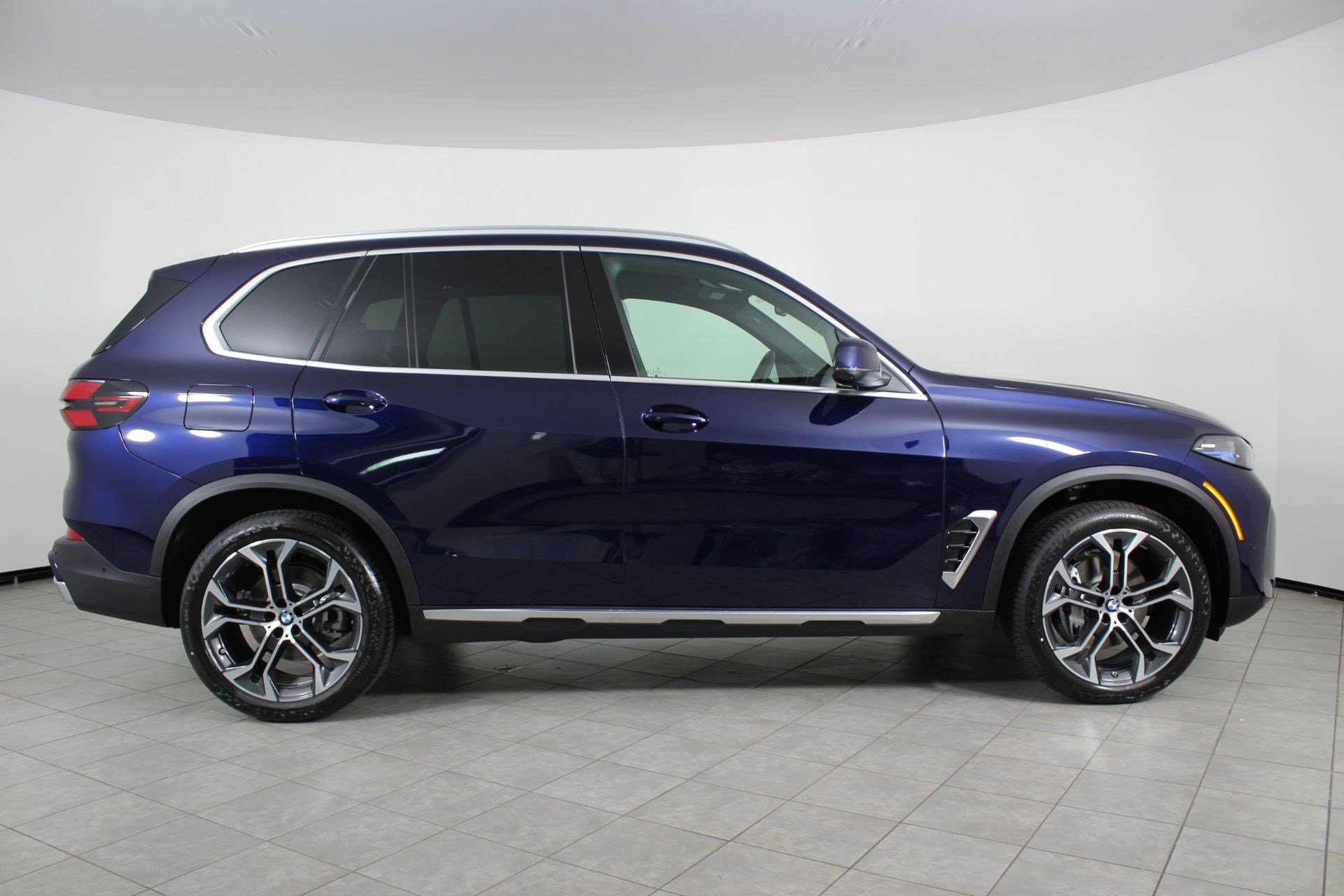 New 2026 BMW X5 sDrive40i w/ Climate Comfort Package RWD image 8