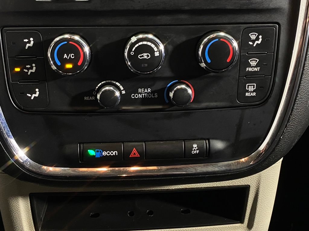 Used 2019 Dodge Grand Caravan SE FWD image 23