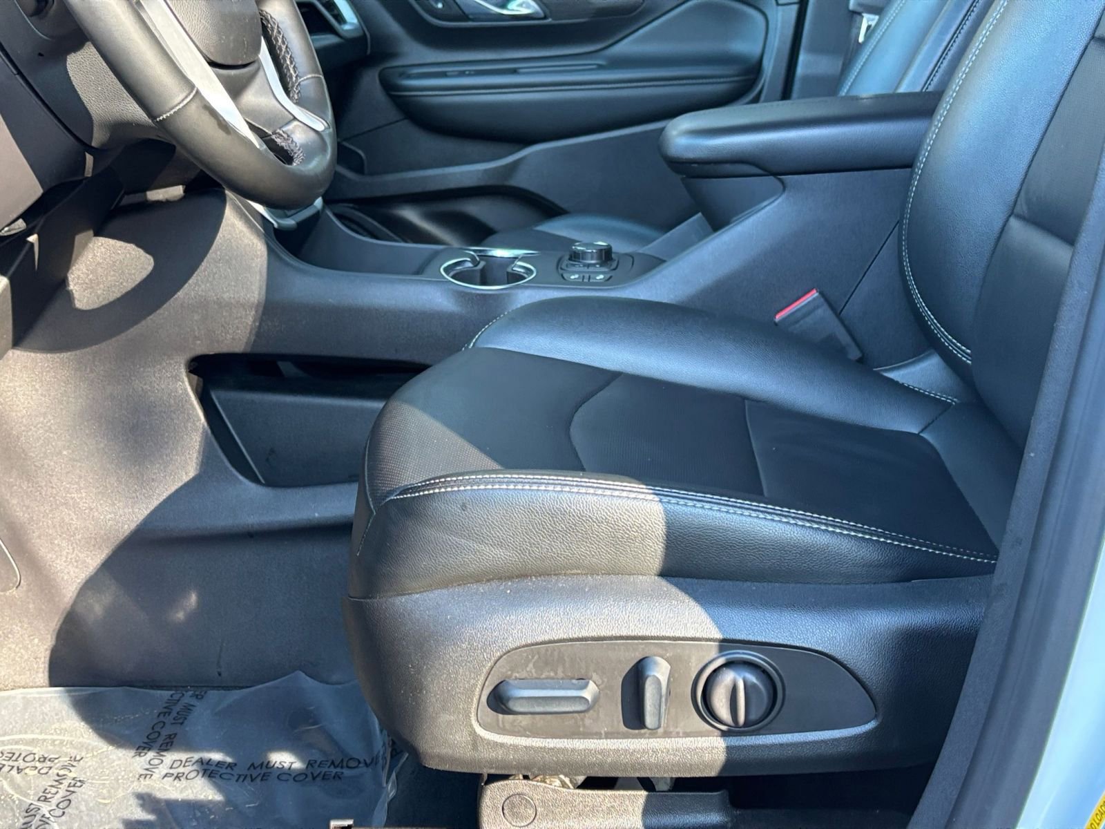 Used 2024 GMC Terrain SLT image 22