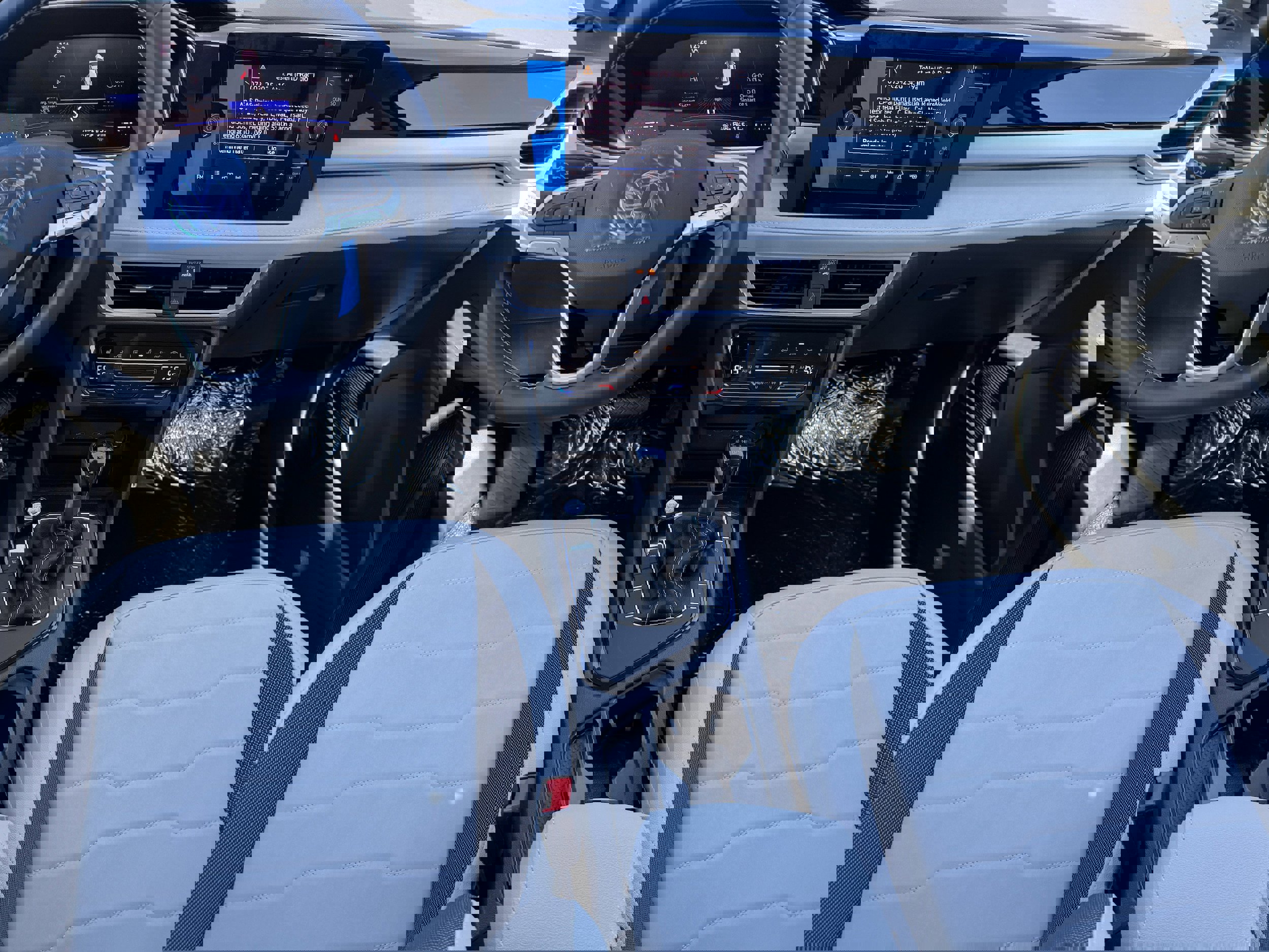 New 2025 Volkswagen Taos SE image 13