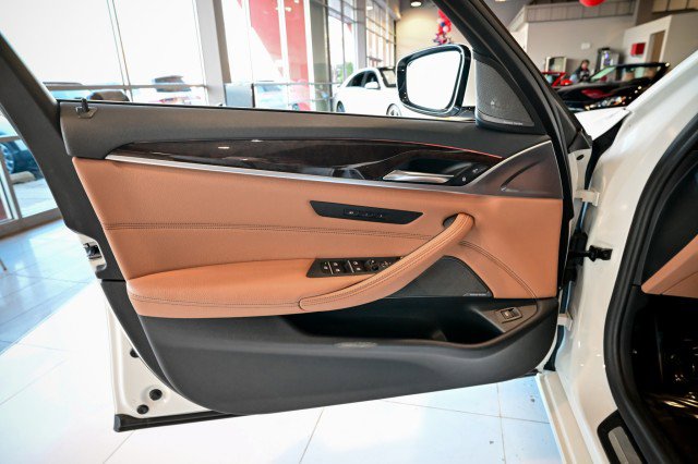 Used 2020 BMW 530i w/ Convenience Package image 16