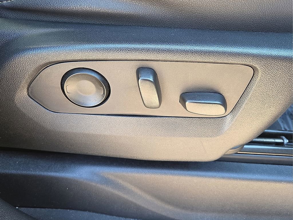 Used 2023 Chevrolet Suburban Premier image 14