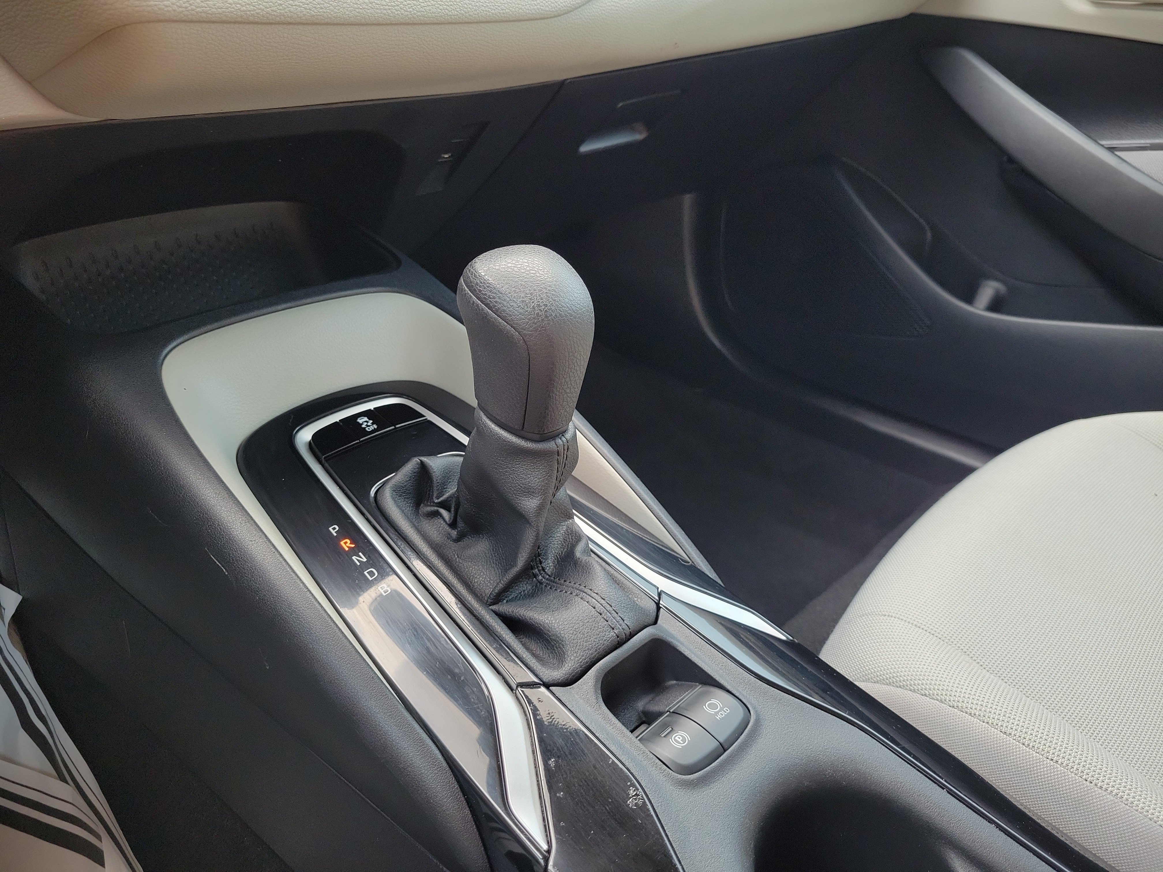 Used 2022 Toyota Corolla LE FWD image 26