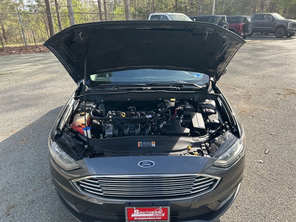 Used 2018 Ford Fusion SE w/ Fusion SE Technology Package image 13