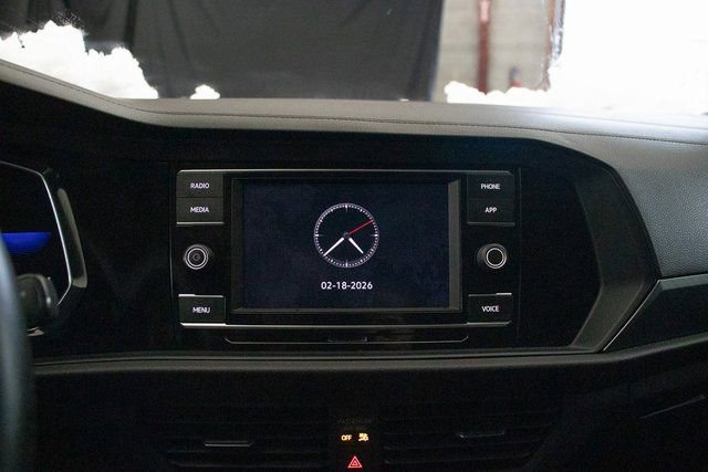 Used 2024 Volkswagen Jetta SE image 31