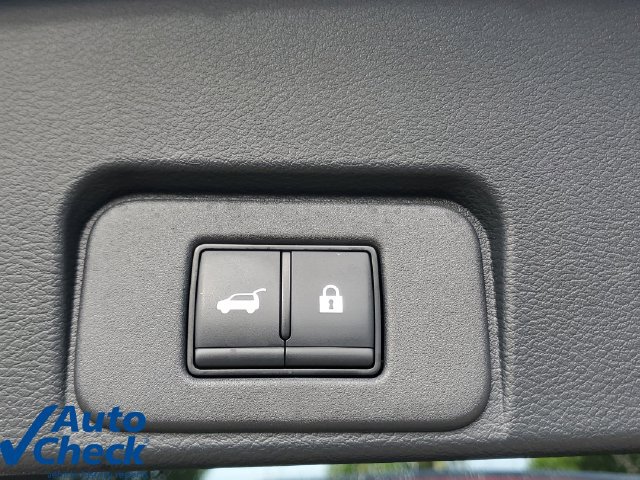 Used 2024 Nissan Rogue SV FWD image 11