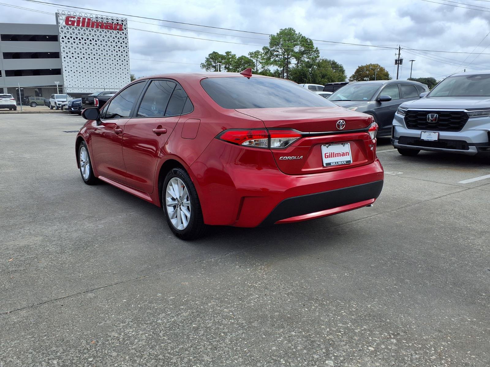 Used 2020 Toyota Corolla LE w/ LE Premium Package FWD image 3