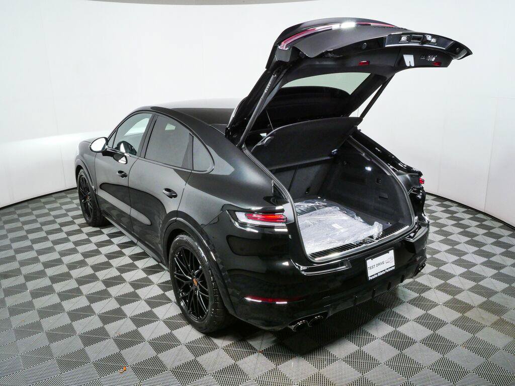 New 2026 Porsche Cayenne GTS AWD/4WD image 34